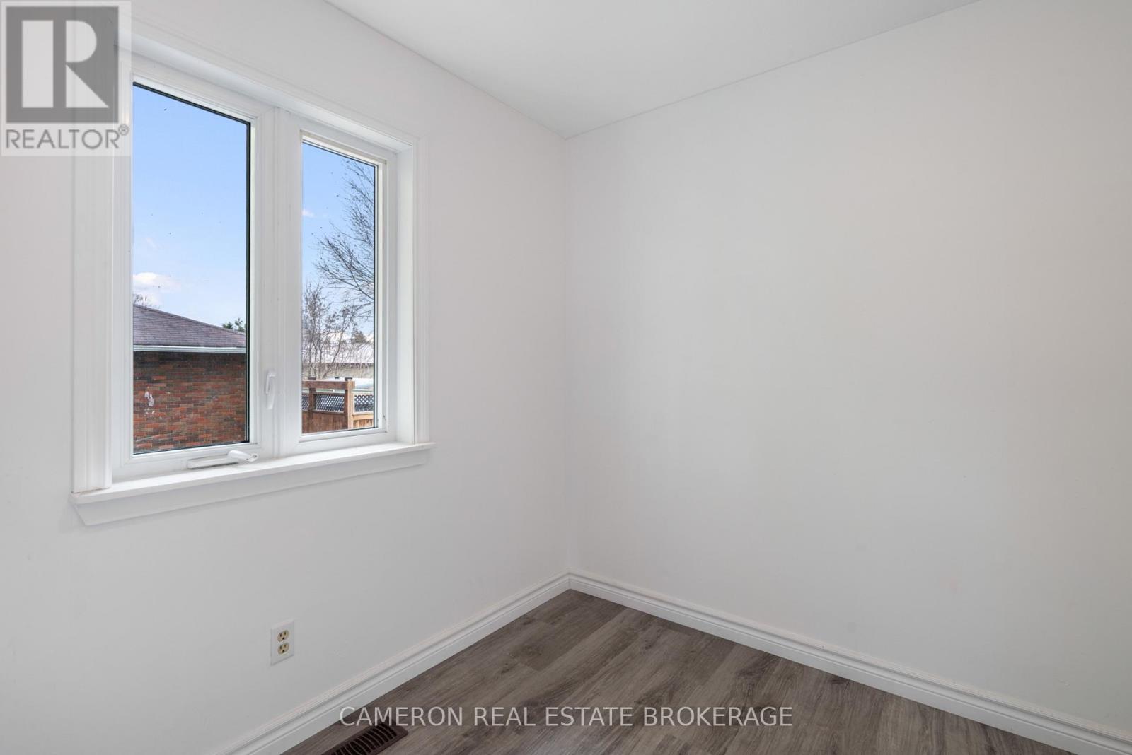 8 Head Street, South Glengarry, Ontario K0C 1N0 - Photo 21 - X12531756