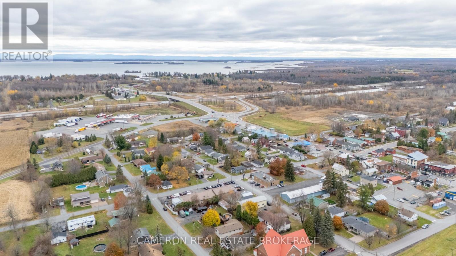 8 Head Street, South Glengarry, Ontario K0C 1N0 - Photo 34 - X12531756