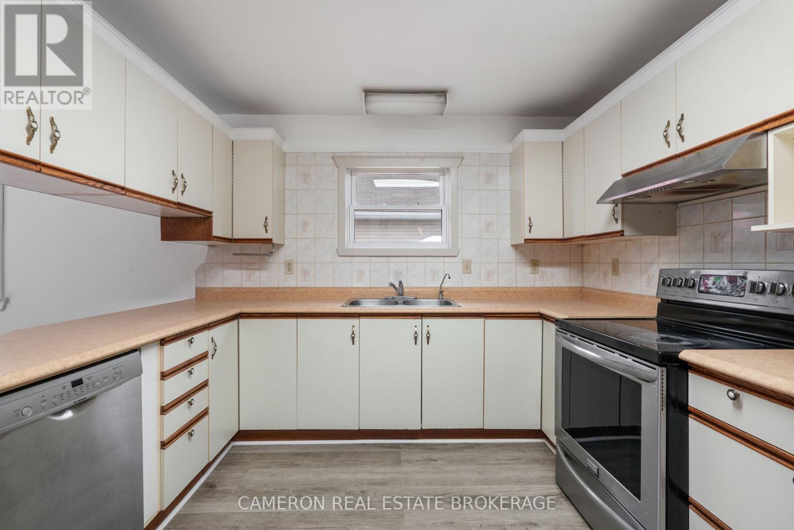 8 Head Street, South Glengarry, Ontario K0C 1N0 - Photo 5 - X12531756