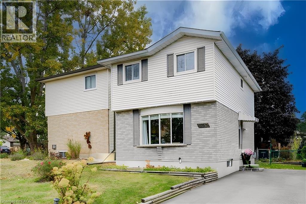 106 CORNERBROOK Crescent, Waterloo, Ontario