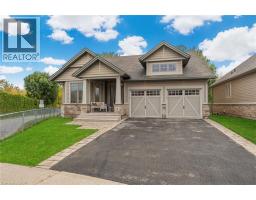 5 OAKDALE Boulevard, Smithville, Ontario