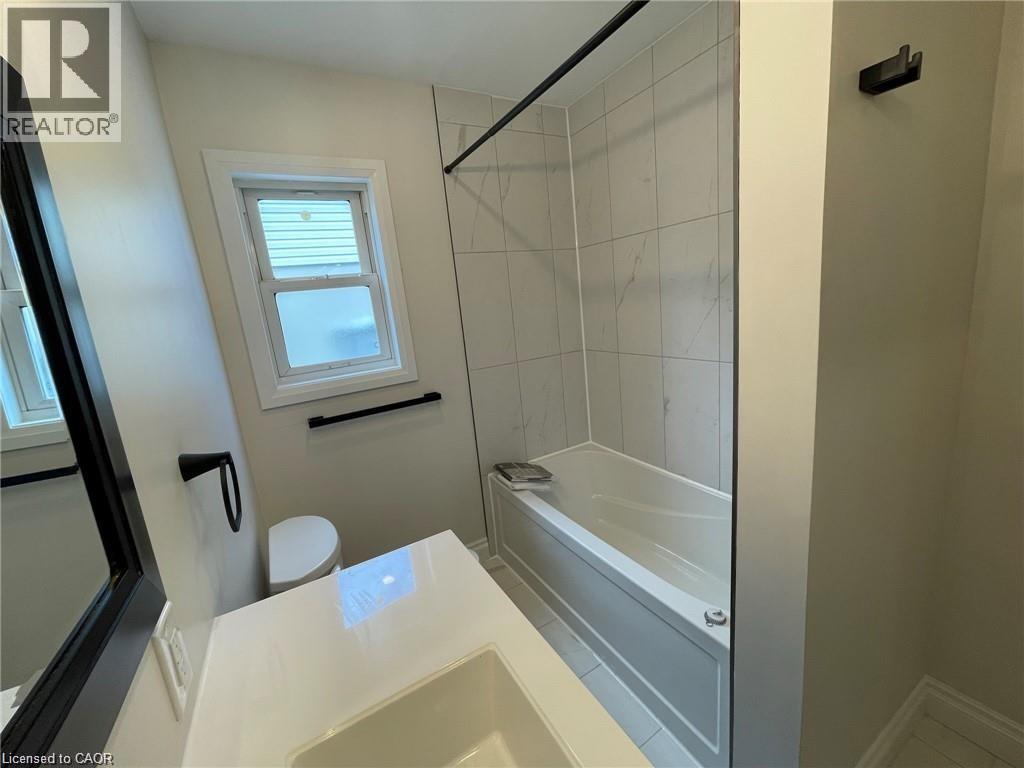 333 East 28th Street Unit# Main Floor, Hamilton, Ontario  L8V 3J4 - Photo 8 - 40787300