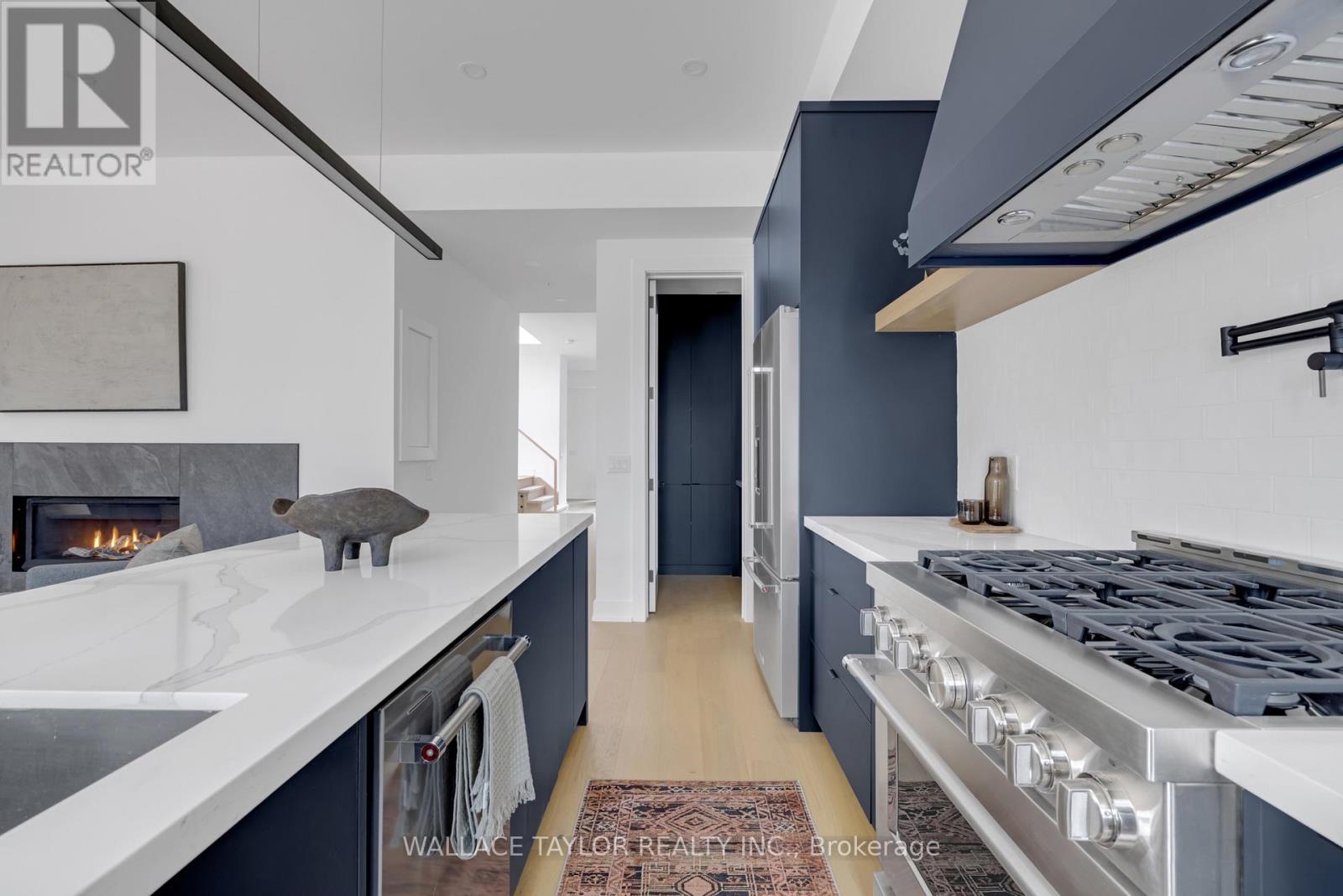 13 Knight Street, Toronto, Ontario  M4C 3K8 - Photo 17 - E12531718