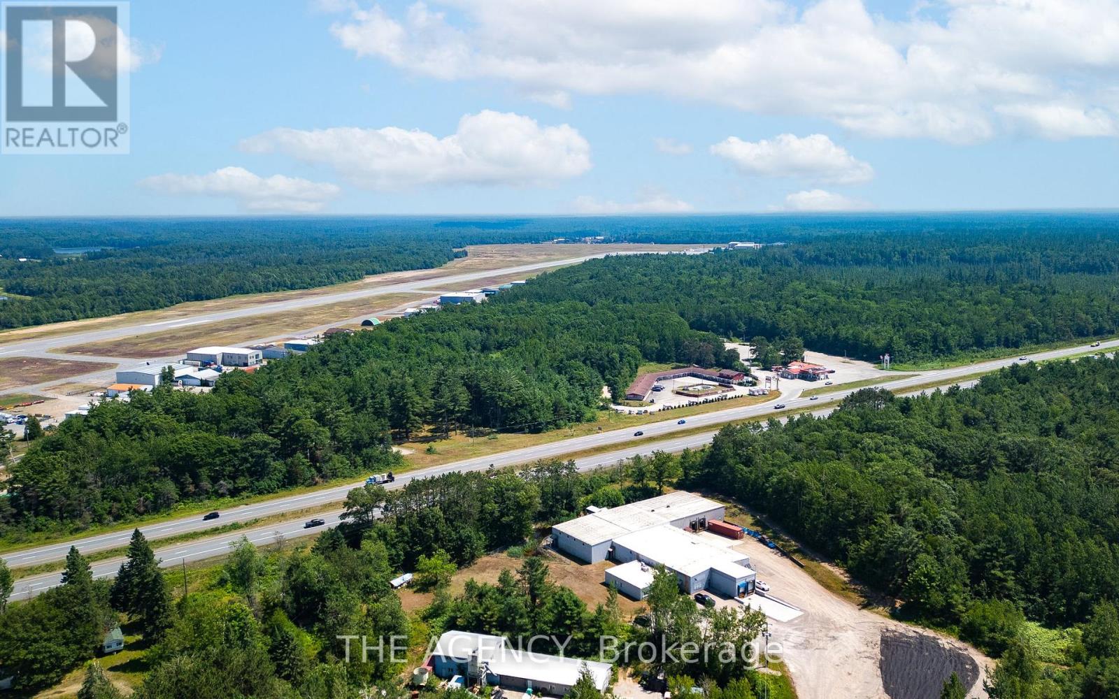 1246 Gravenhurst Parkway, Gravenhurst, Ontario  P1P 1R1 - Photo 3 - X12432921