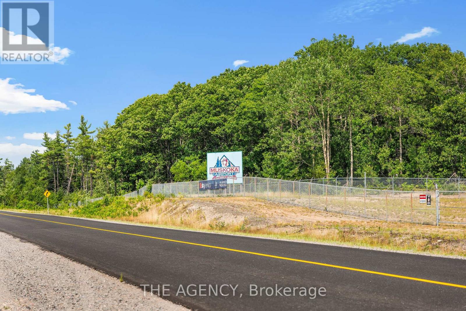 1246 Gravenhurst Parkway, Gravenhurst, Ontario  P1P 1R1 - Photo 5 - X12432921