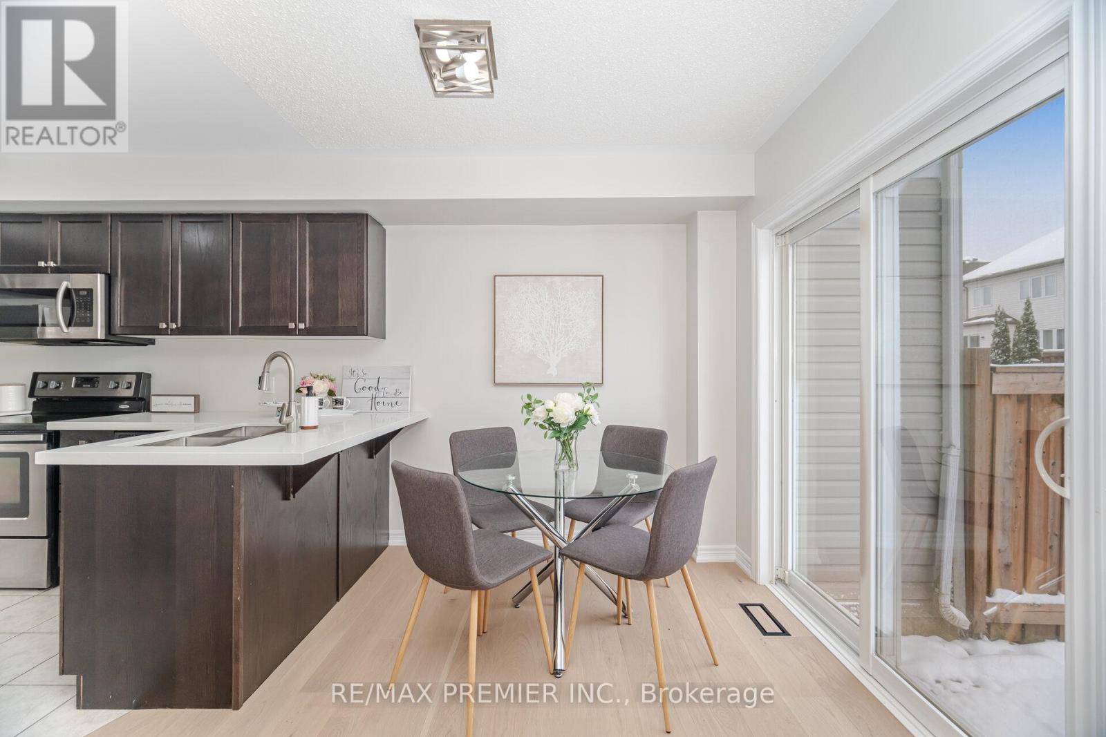 804 Cook Crescent, Shelburne, Ontario  L9V 3V3 - Photo 7 - X12523432