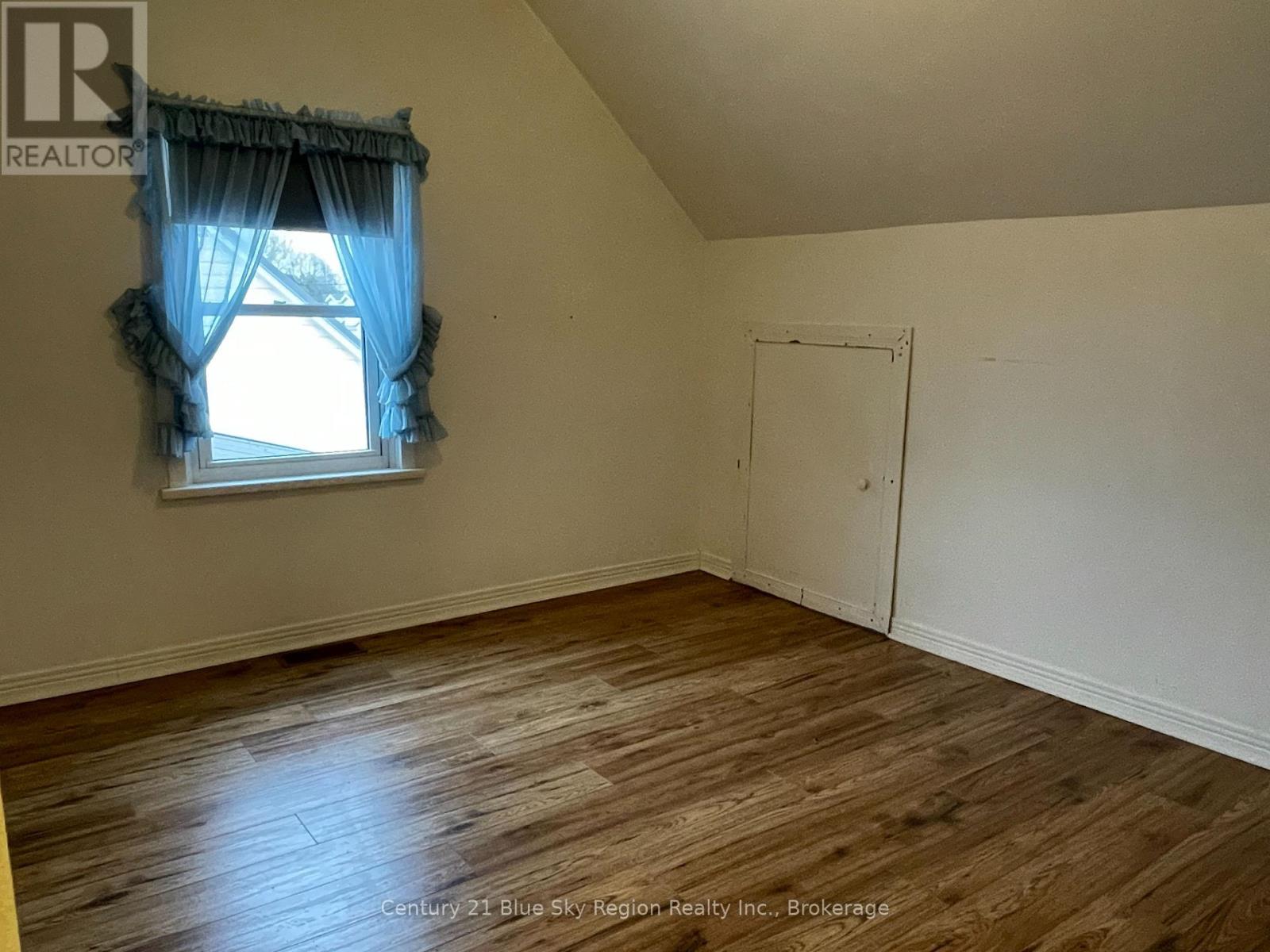 207 Lee Avenue, North Bay, Ontario P1A 2K4 - Photo 10 - X12531870