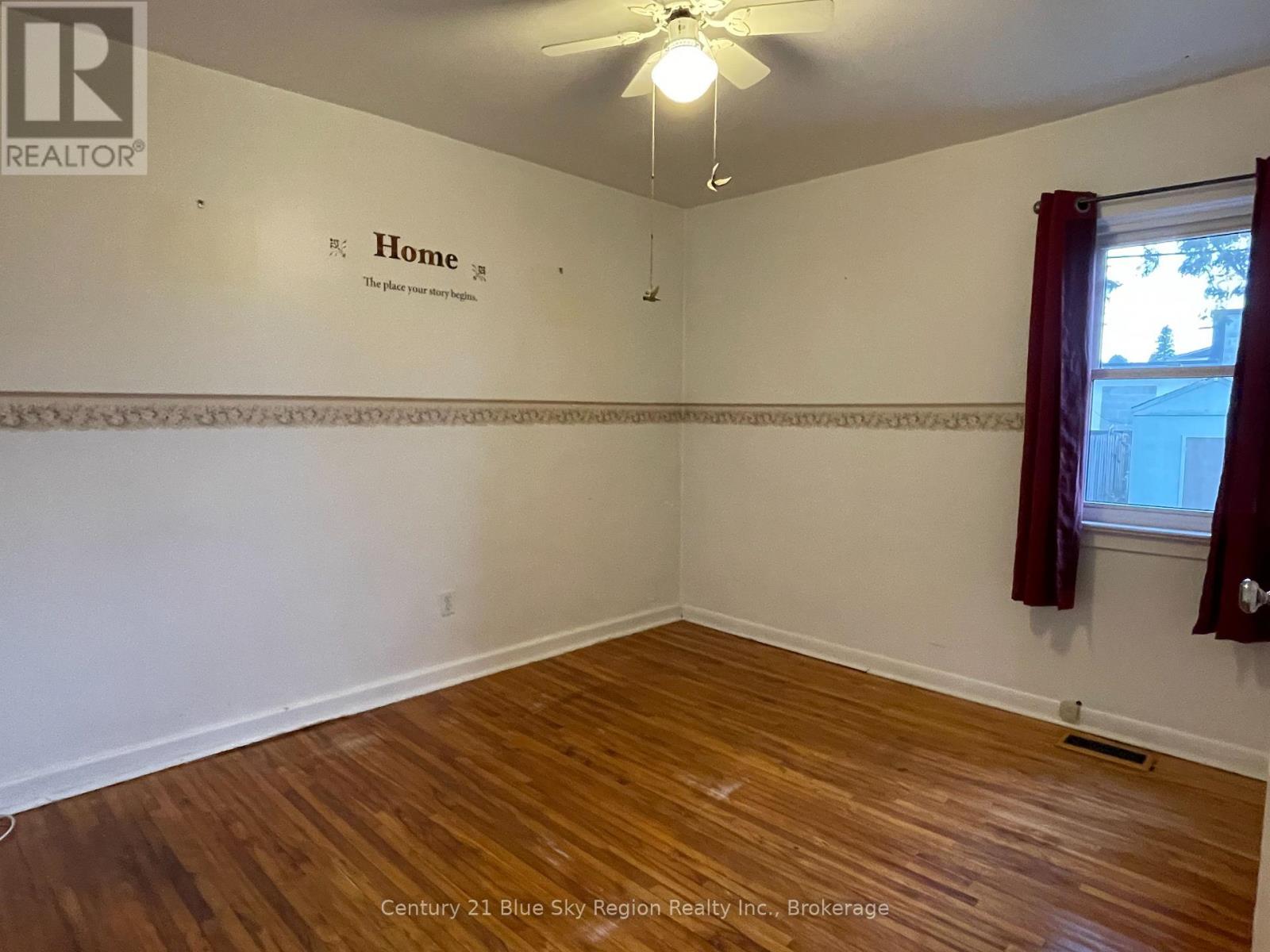 207 Lee Avenue, North Bay, Ontario P1A 2K4 - Photo 11 - X12531870