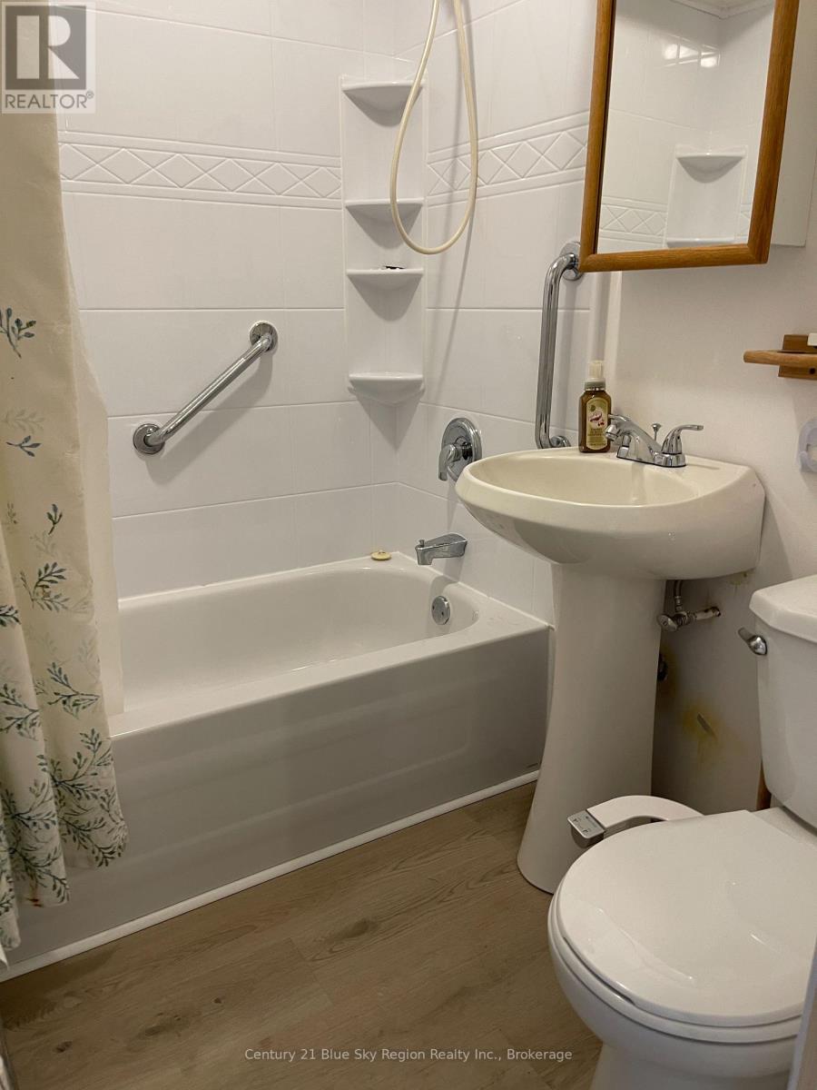 207 Lee Avenue, North Bay, Ontario P1A 2K4 - Photo 12 - X12531870