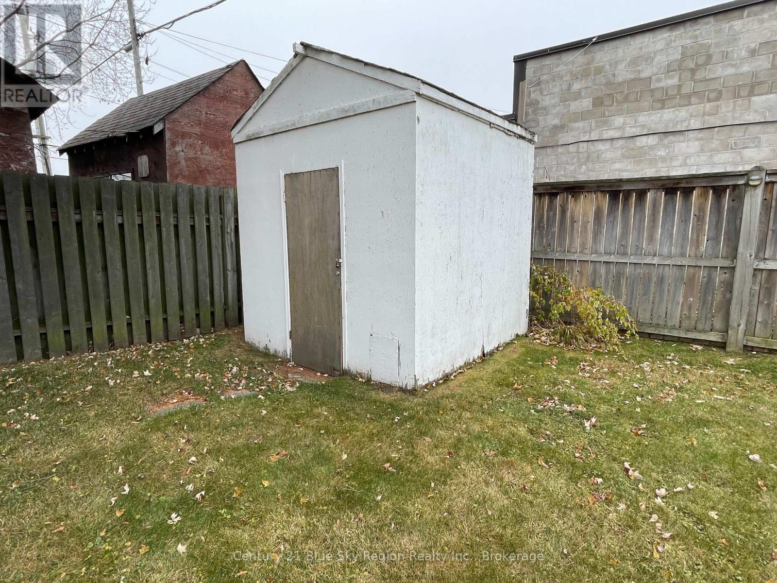 207 Lee Avenue, North Bay, Ontario P1A 2K4 - Photo 17 - X12531870