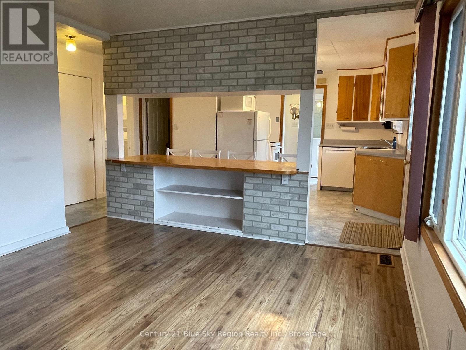 207 Lee Avenue, North Bay, Ontario P1A 2K4 - Photo 8 - X12531870