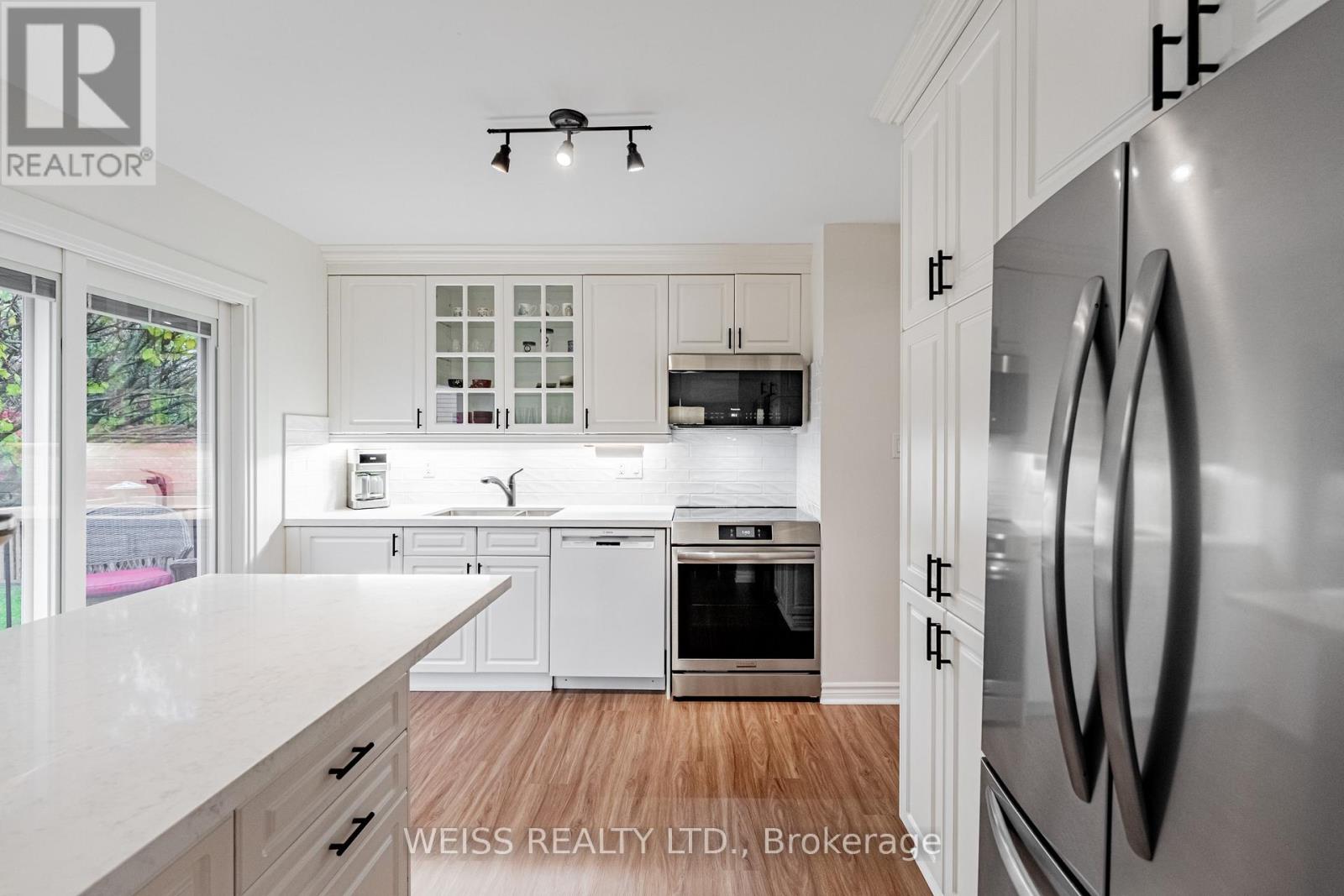 525 Karen Park Crescent, Mississauga, Ontario  L5A 3E1 - Photo 14 - W12531758