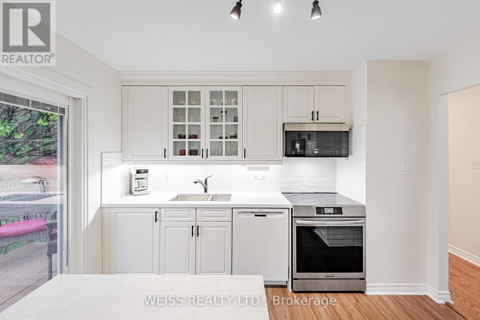 525 Karen Park Crescent, Mississauga, Ontario  L5A 3E1 - Photo 15 - W12531758