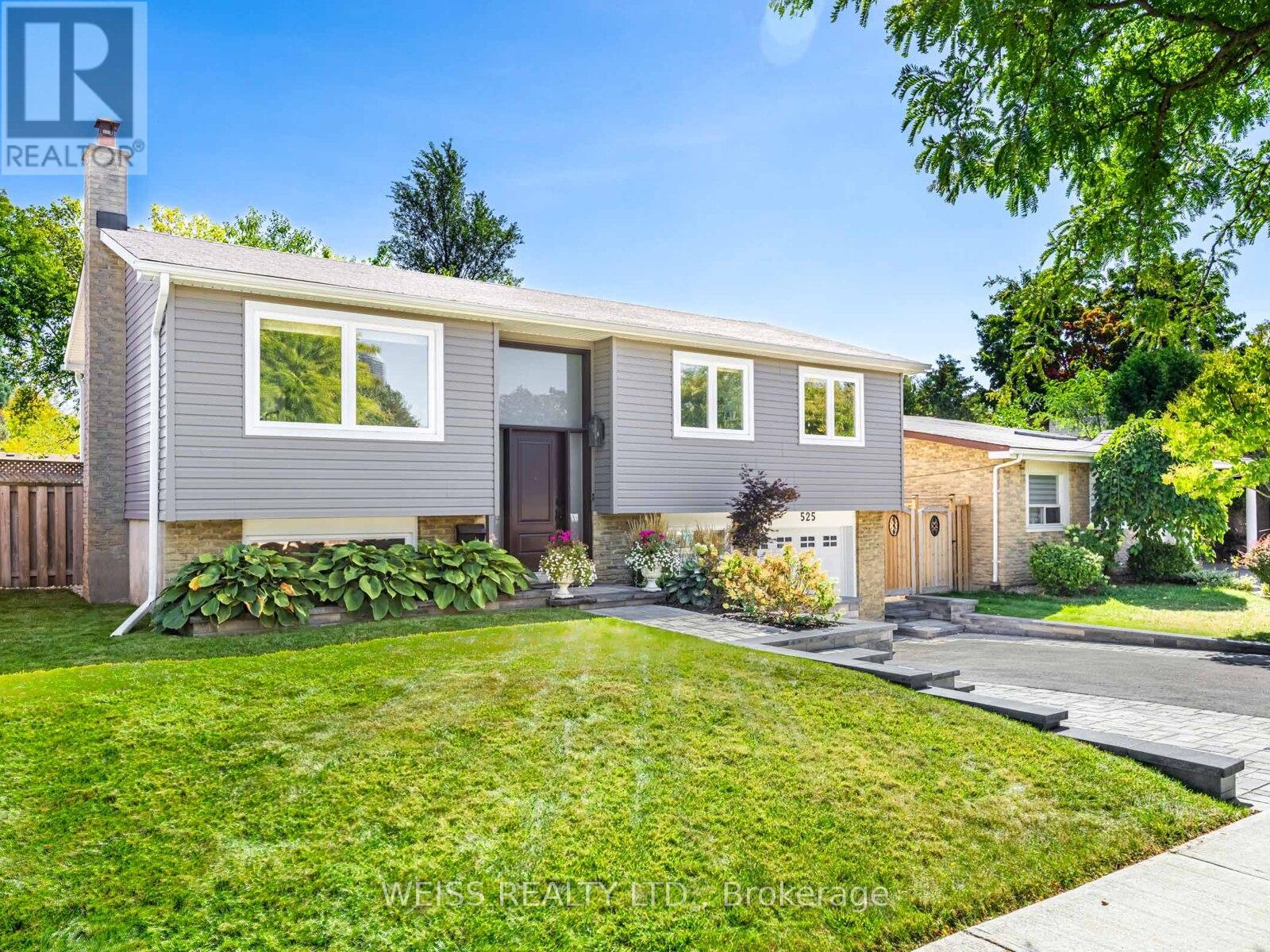 525 Karen Park Crescent, Mississauga, Ontario  L5A 3E1 - Photo 3 - W12531758