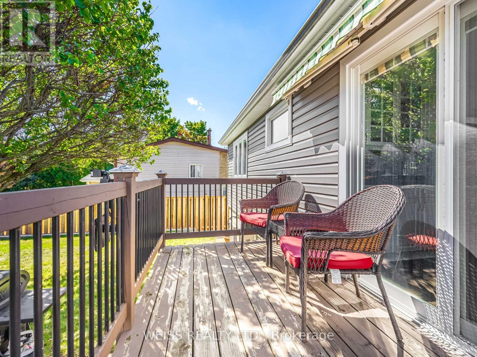 525 Karen Park Crescent, Mississauga, Ontario  L5A 3E1 - Photo 4 - W12531758