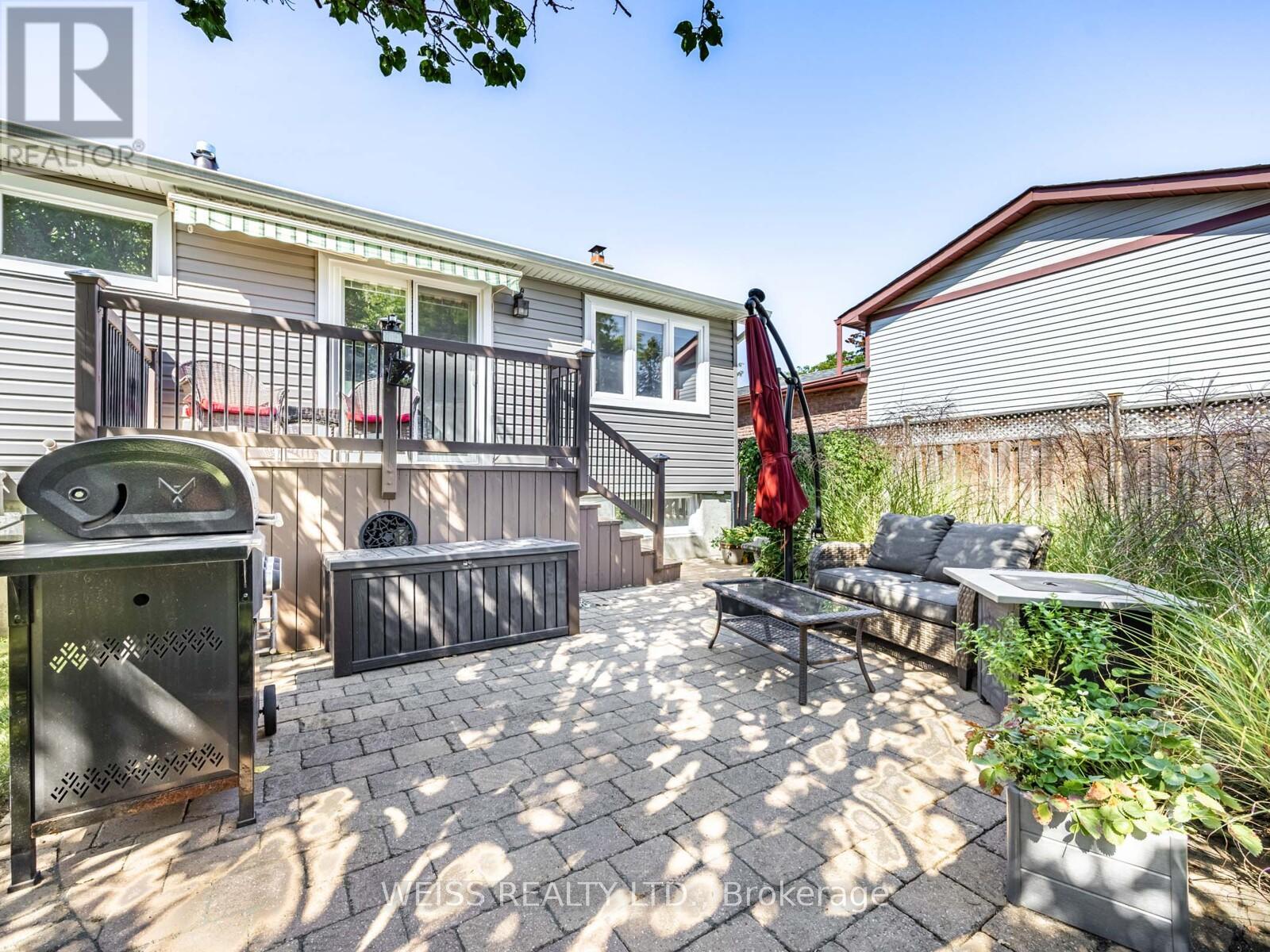 525 Karen Park Crescent, Mississauga, Ontario  L5A 3E1 - Photo 5 - W12531758