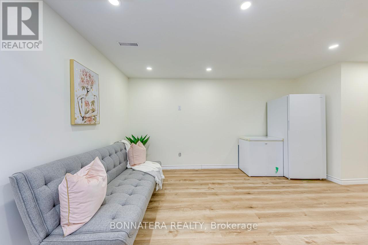 9 - 318 Laurier Avenue, Milton, Ontario  L9T 3M9 - Photo 22 - W12531760