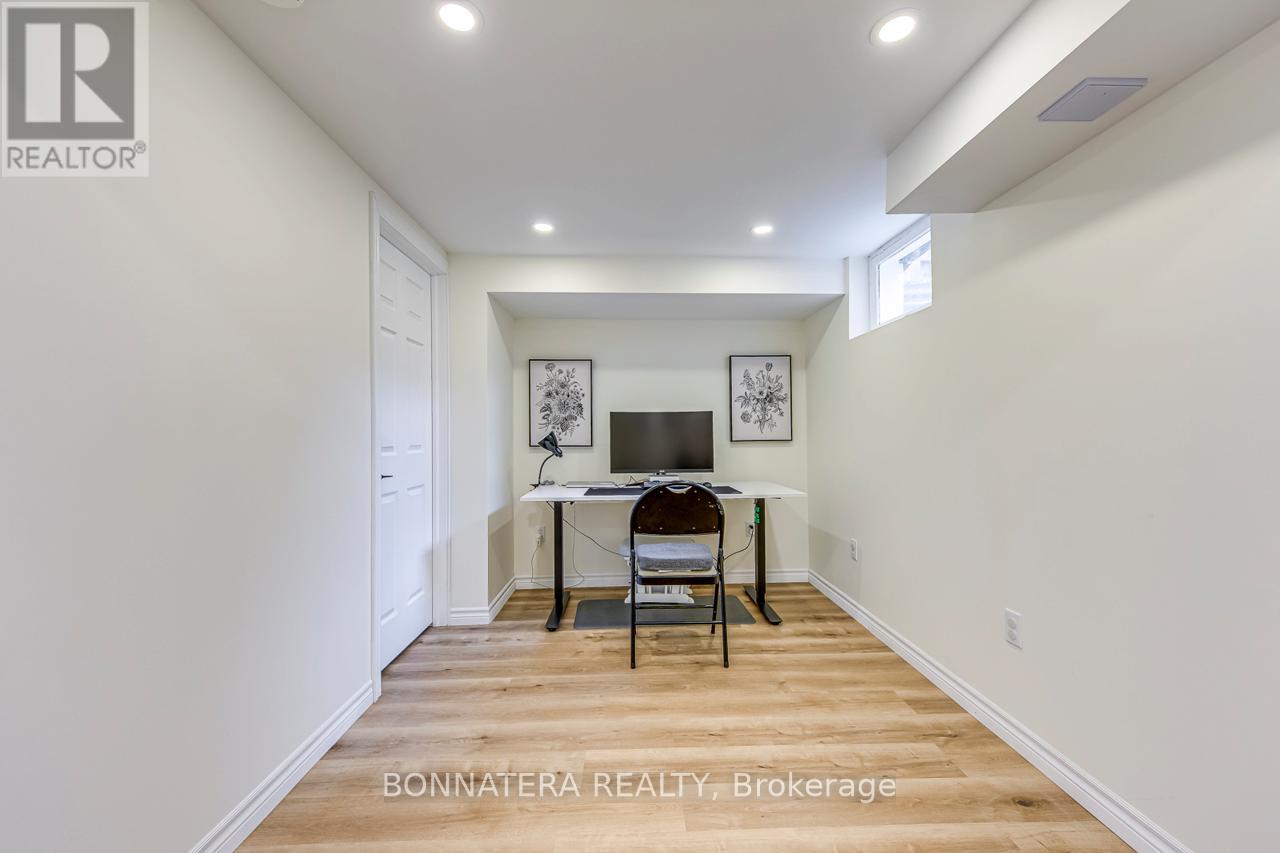 9 - 318 Laurier Avenue, Milton, Ontario  L9T 3M9 - Photo 24 - W12531760