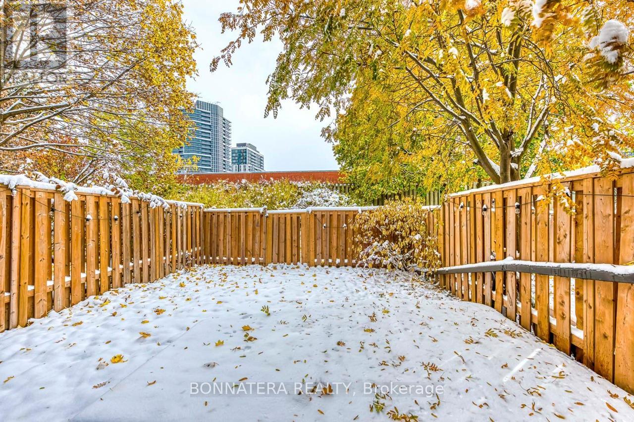 9 - 318 Laurier Avenue, Milton, Ontario  L9T 3M9 - Photo 27 - W12531760