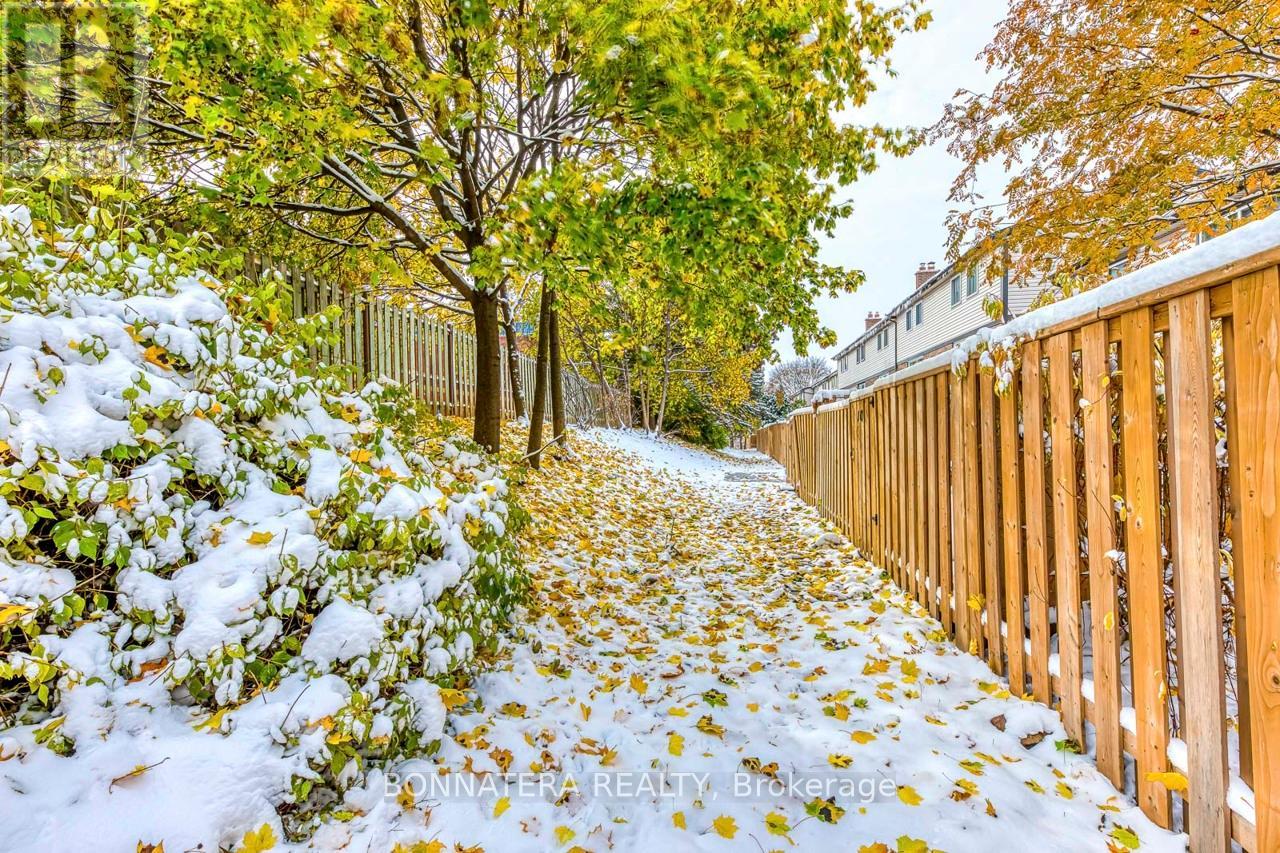 9 - 318 Laurier Avenue, Milton, Ontario  L9T 3M9 - Photo 29 - W12531760