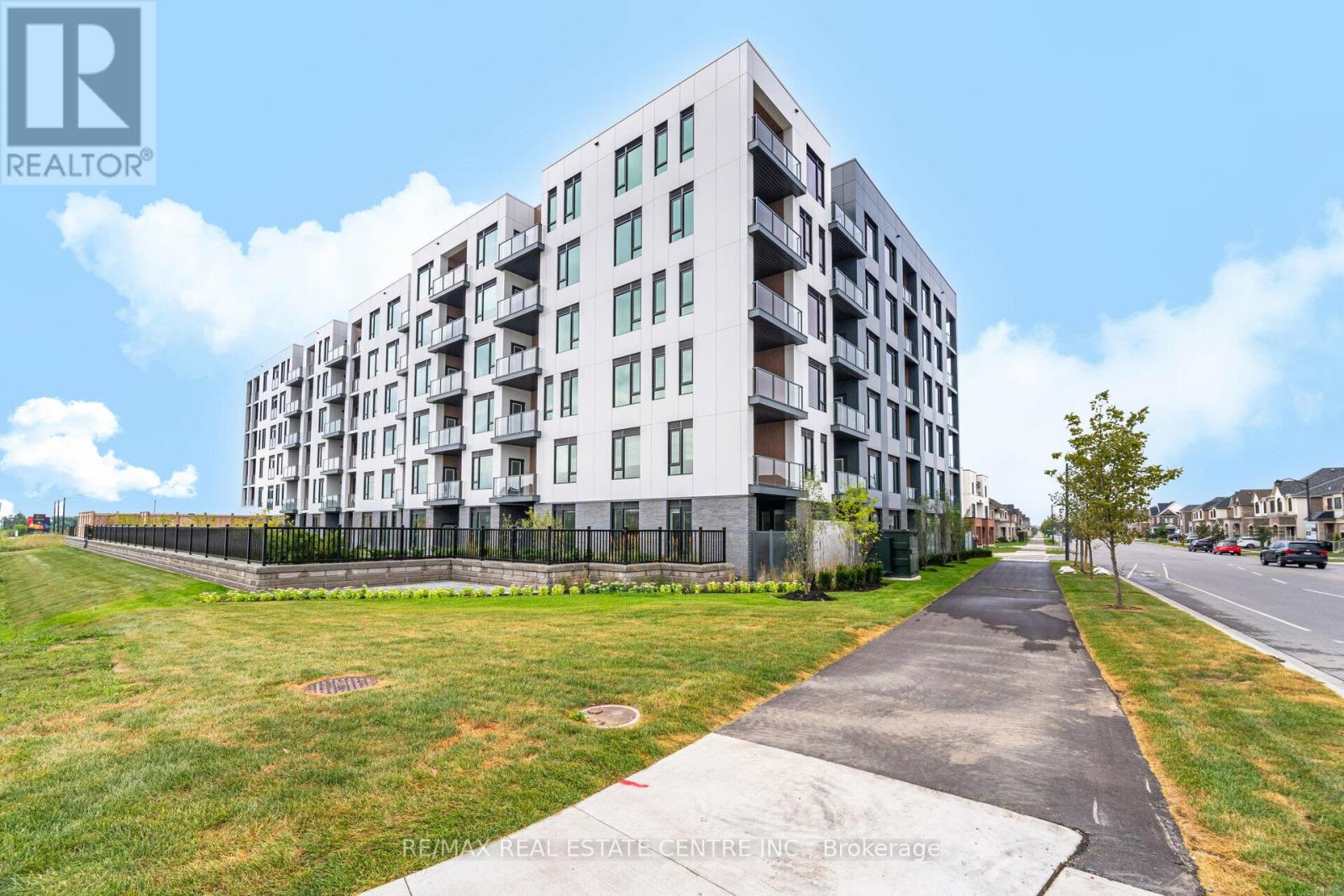 216 - 1440 CLARRIAGE COURT, Milton, Ontario