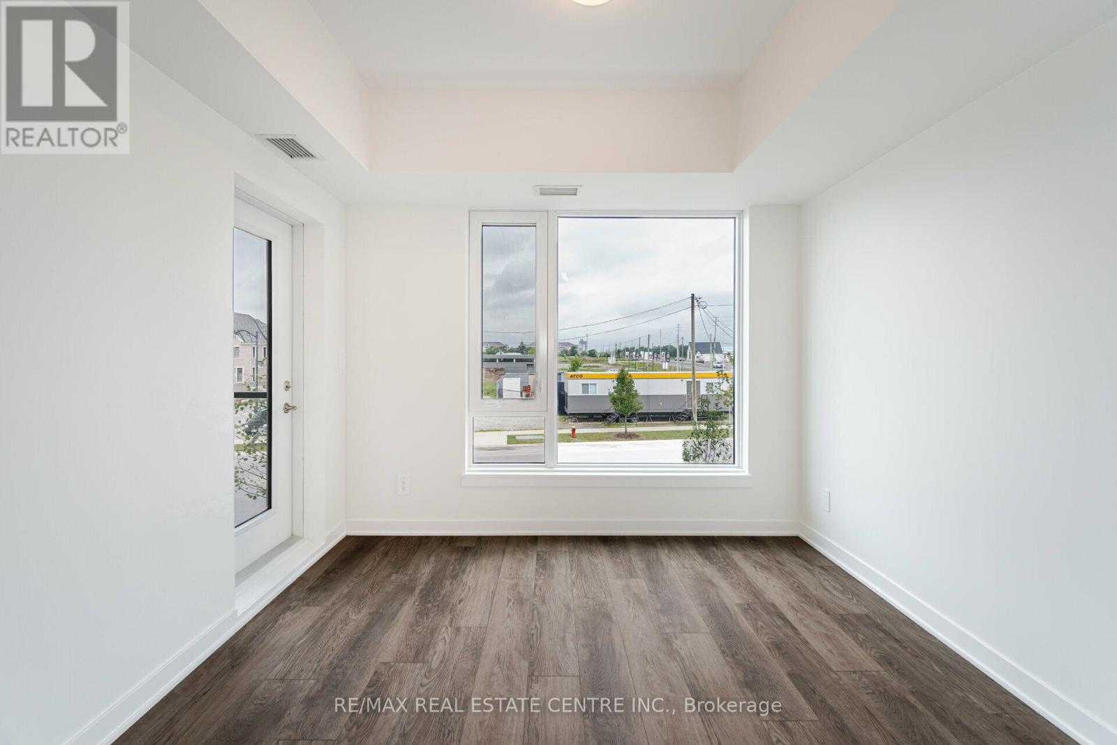 216 - 1440 Clarriage Court, Milton, Ontario  L9T 2X5 - Photo 11 - W12531766