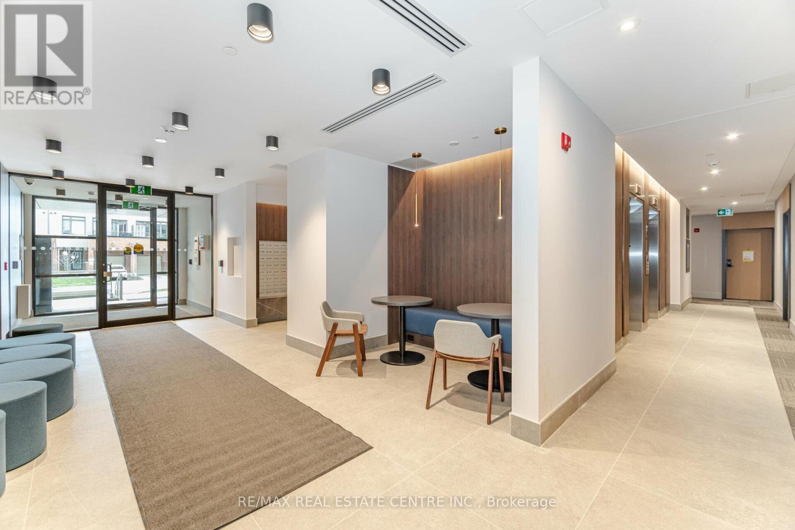 216 - 1440 Clarriage Court, Milton, Ontario  L9T 2X5 - Photo 3 - W12531766