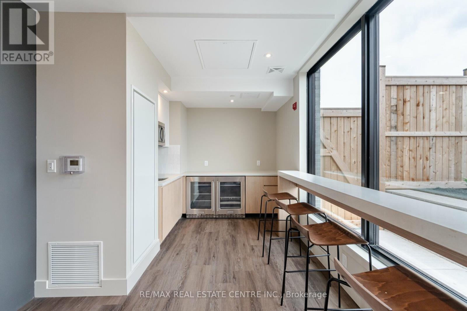 216 - 1440 Clarriage Court, Milton, Ontario  L9T 2X5 - Photo 31 - W12531766