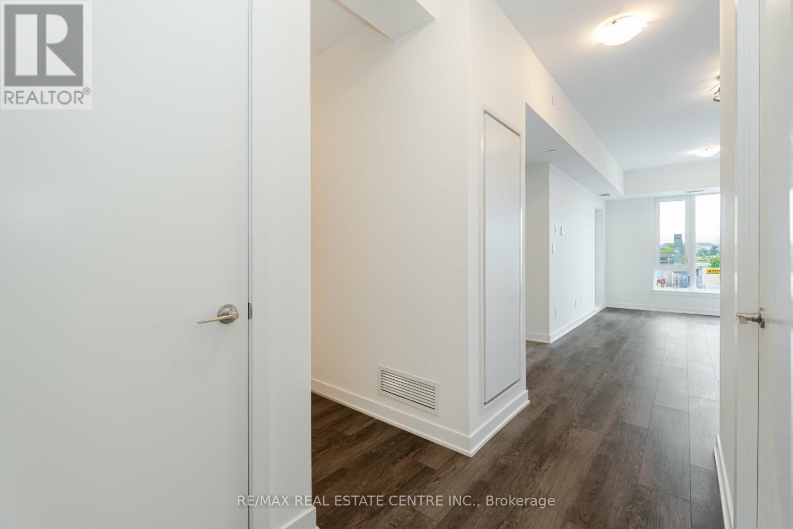 216 - 1440 Clarriage Court, Milton, Ontario  L9T 2X5 - Photo 6 - W12531766