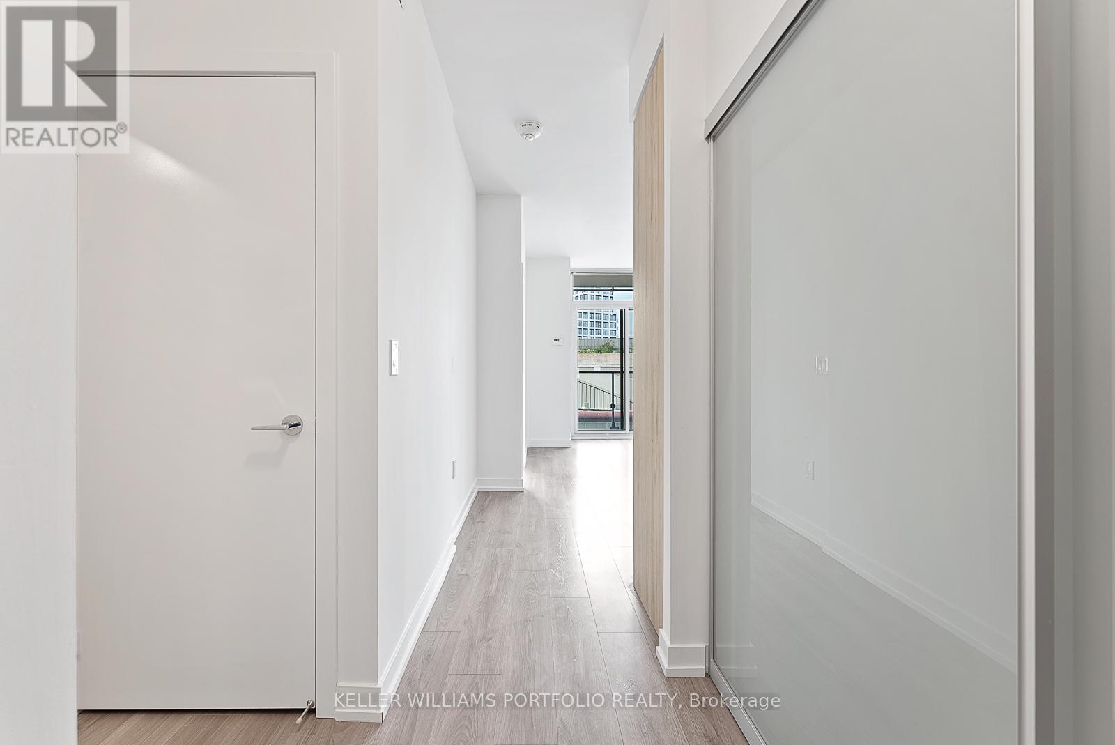 602 - 10 De Boers Drive, Toronto, Ontario  M3J 0L6 - Photo 2 - W12531770