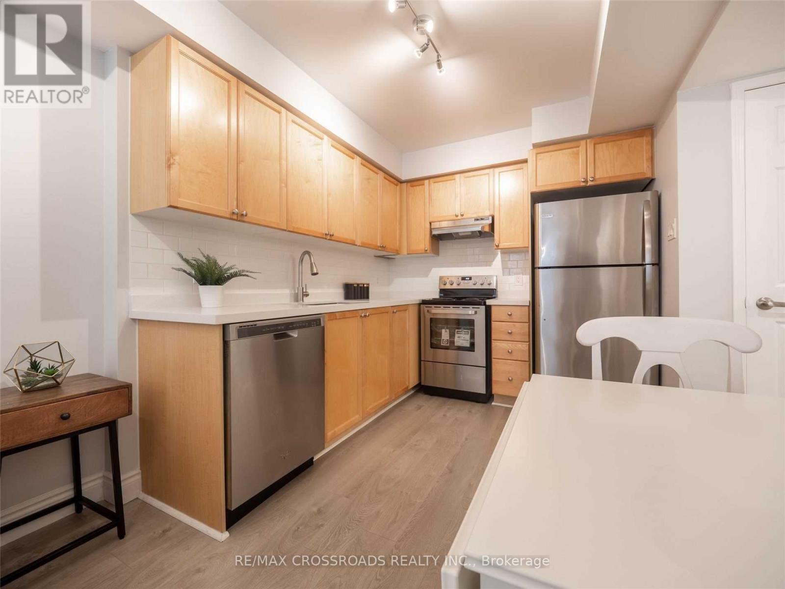 211 - 4975 Southampton Drive, Mississauga, Ontario  L5M 8C5 - Photo 4 - W12531778