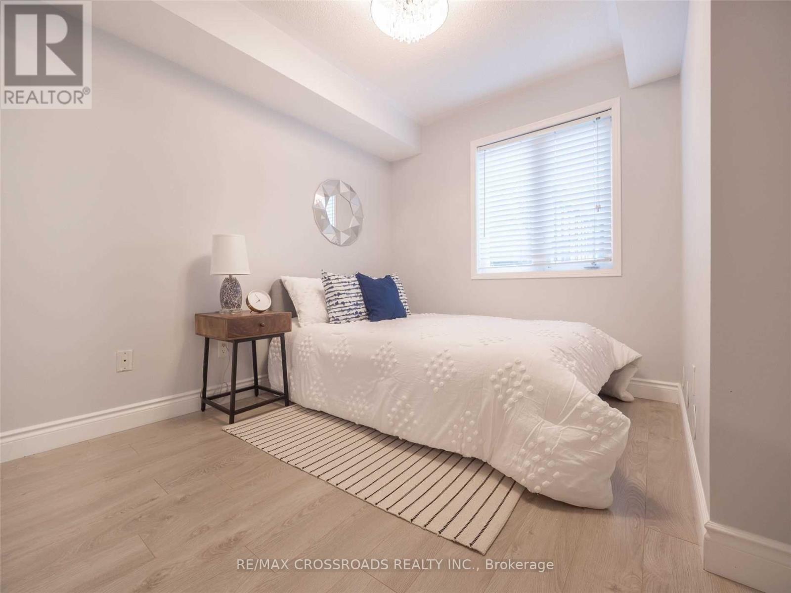 211 - 4975 Southampton Drive, Mississauga, Ontario  L5M 8C5 - Photo 5 - W12531778