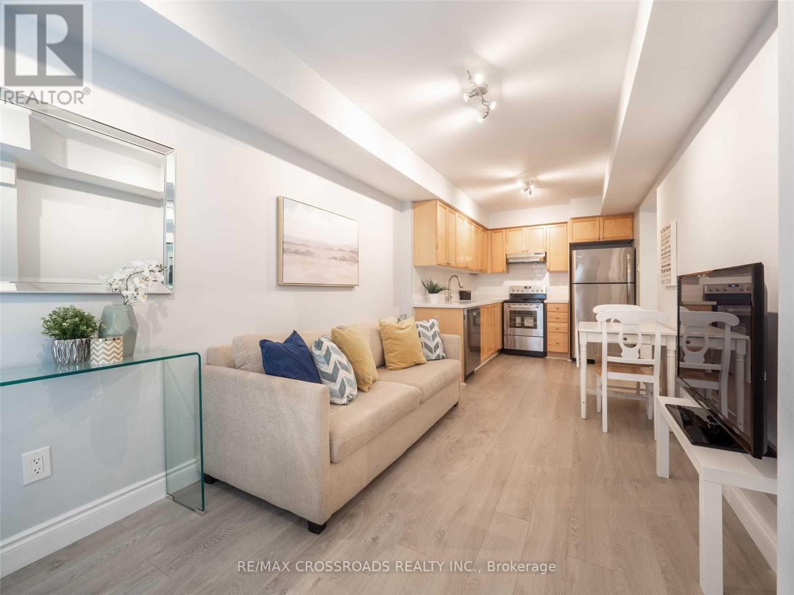 211 - 4975 Southampton Drive, Mississauga, Ontario  L5M 8C5 - Photo 8 - W12531778