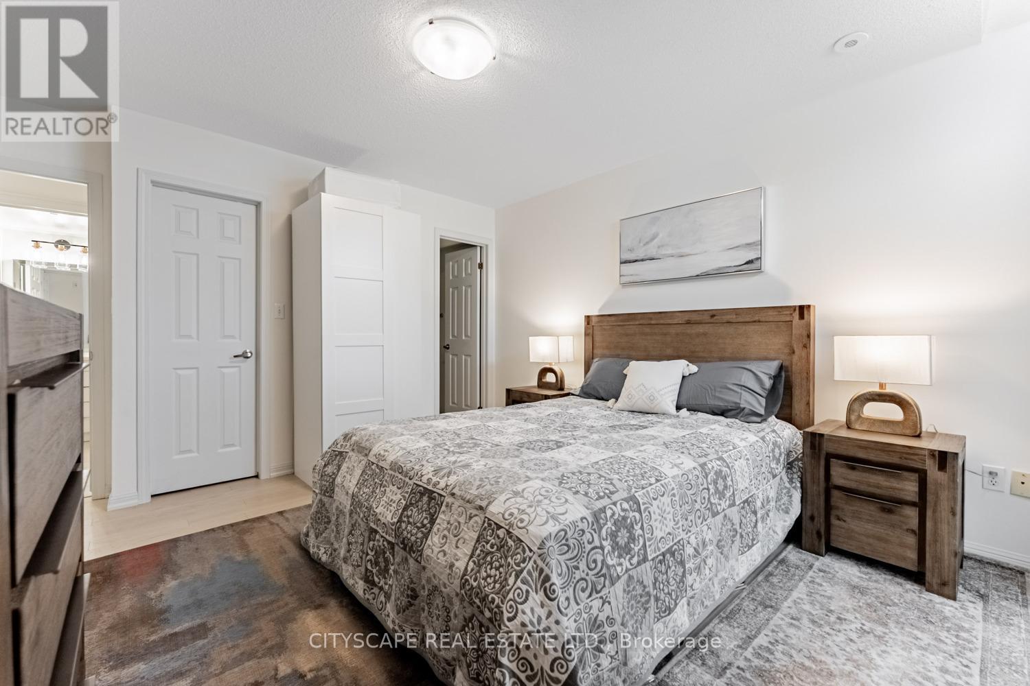 3 - 700 Neighbourhood Circle, Mississauga, Ontario  L5B 0A6 - Photo 17 - W12531782