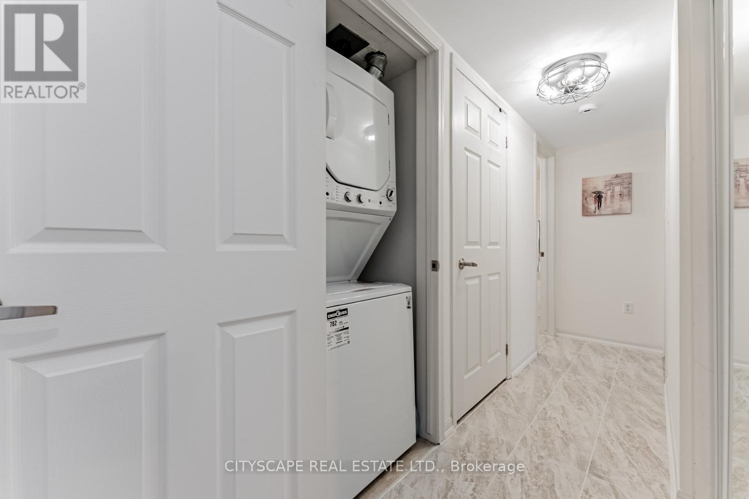 3 - 700 Neighbourhood Circle, Mississauga, Ontario  L5B 0A6 - Photo 23 - W12531782