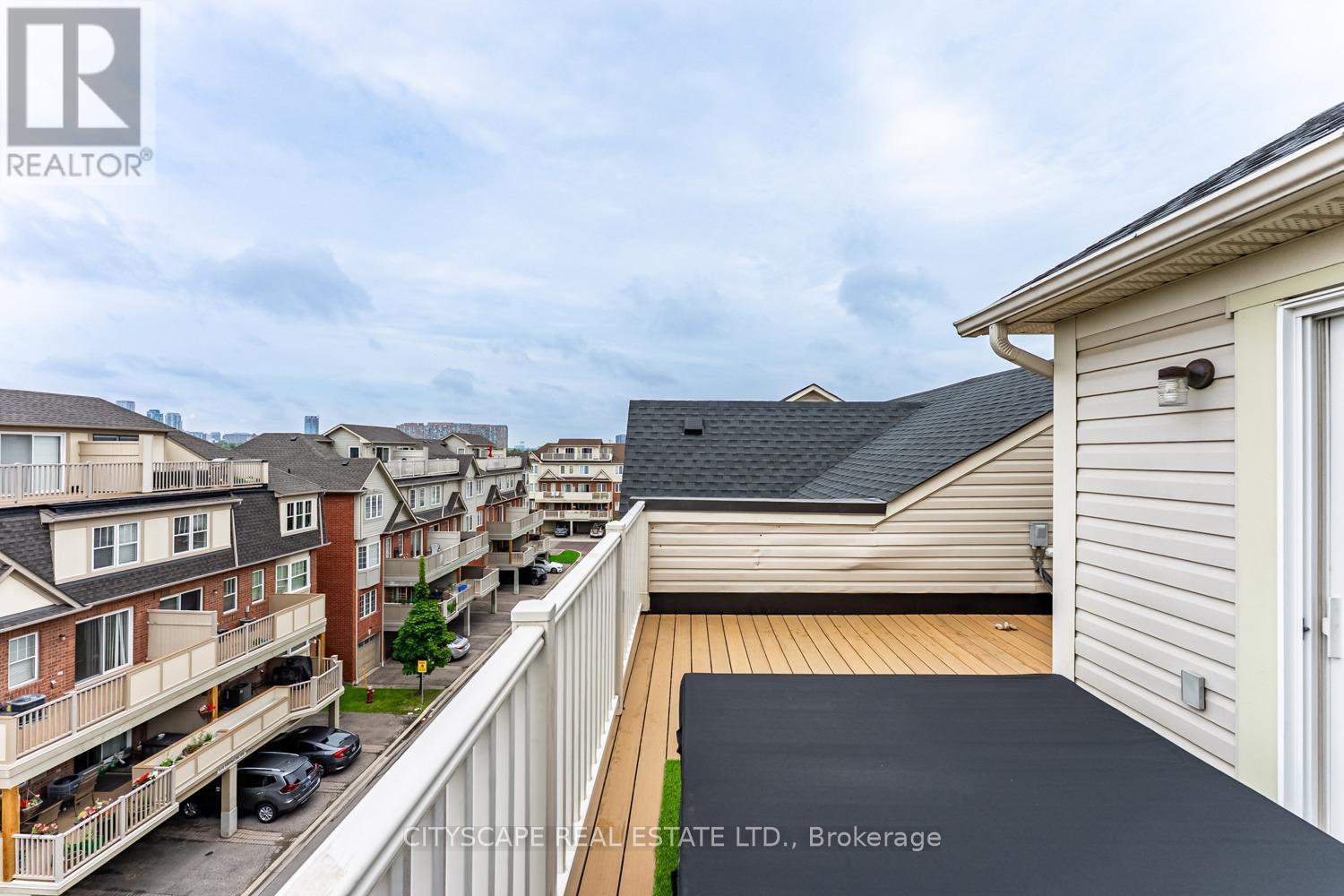 3 - 700 Neighbourhood Circle, Mississauga, Ontario  L5B 0A6 - Photo 25 - W12531782