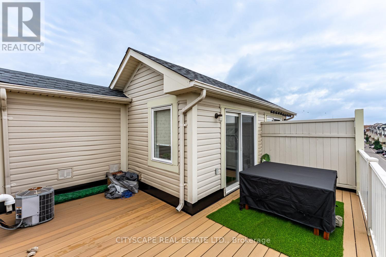 3 - 700 Neighbourhood Circle, Mississauga, Ontario  L5B 0A6 - Photo 26 - W12531782