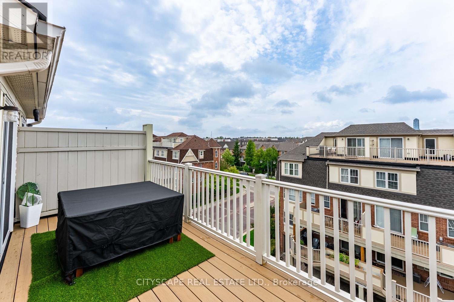 3 - 700 Neighbourhood Circle, Mississauga, Ontario  L5B 0A6 - Photo 27 - W12531782