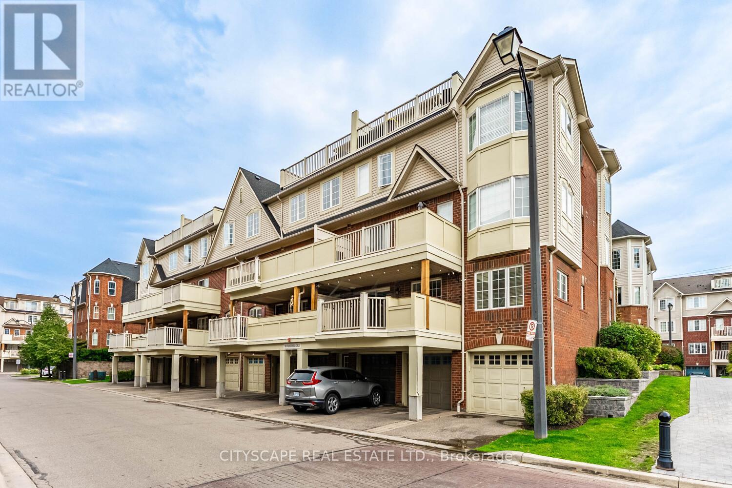 3 - 700 Neighbourhood Circle, Mississauga, Ontario  L5B 0A6 - Photo 29 - W12531782