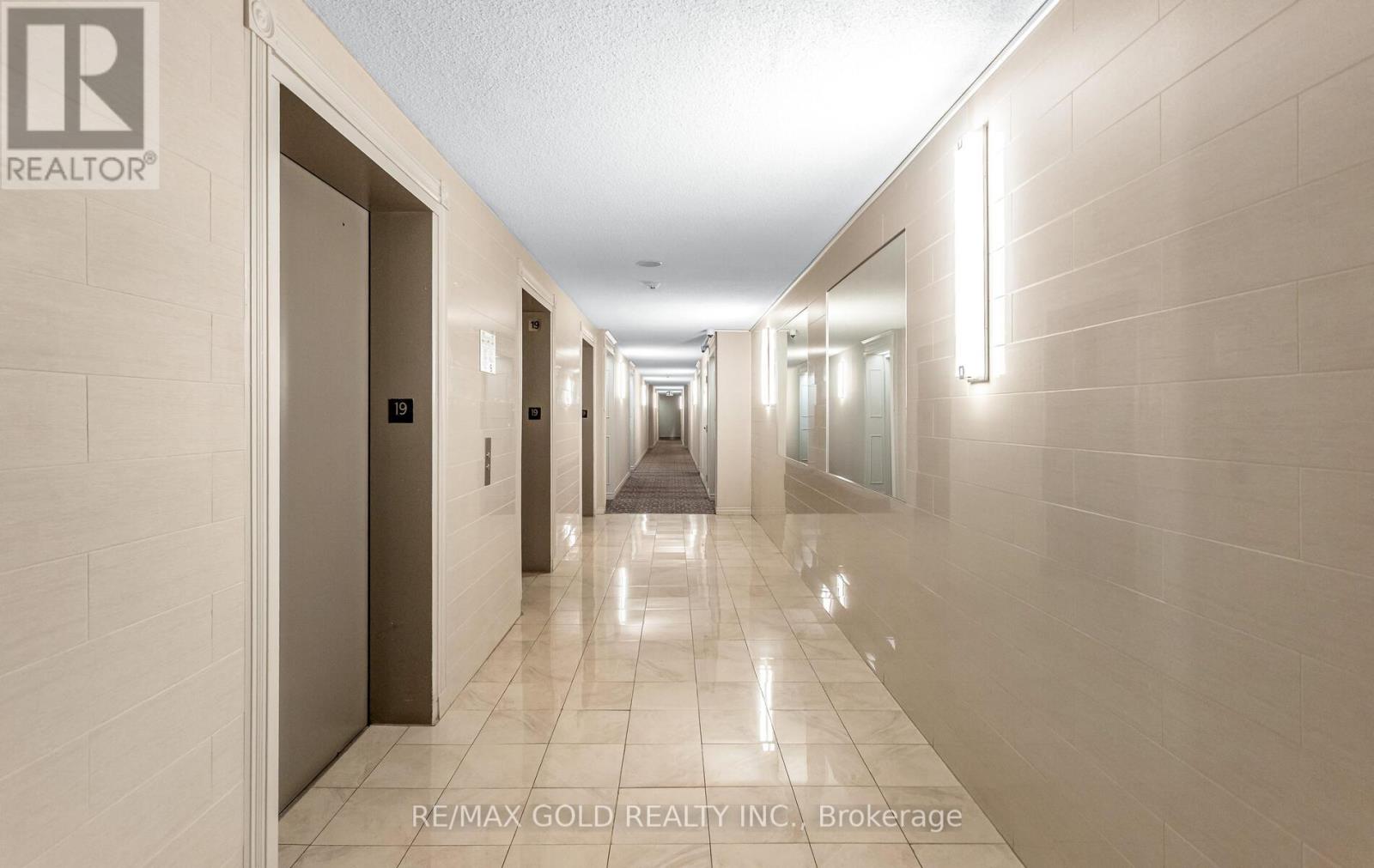 1903 - 155 Hillcrest Avenue, Mississauga, Ontario  L5B 3Z2 - Photo 6 - W12531806