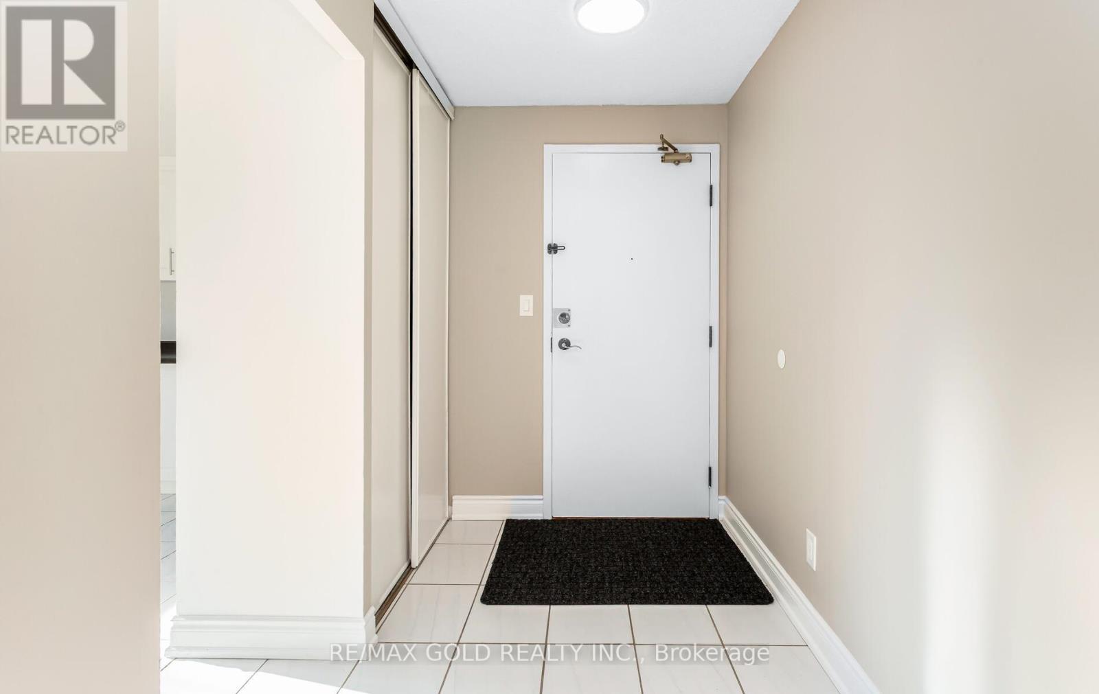 1903 - 155 Hillcrest Avenue, Mississauga, Ontario  L5B 3Z2 - Photo 8 - W12531806