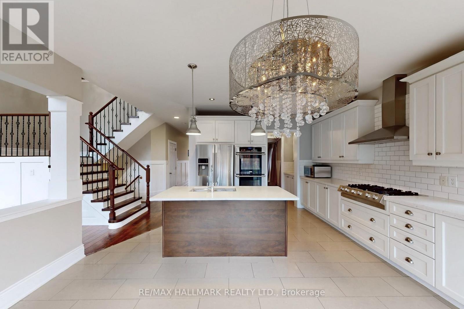 3344 Roma Avenue, Burlington, Ontario  L7M 0N7 - Photo 11 - W12531820