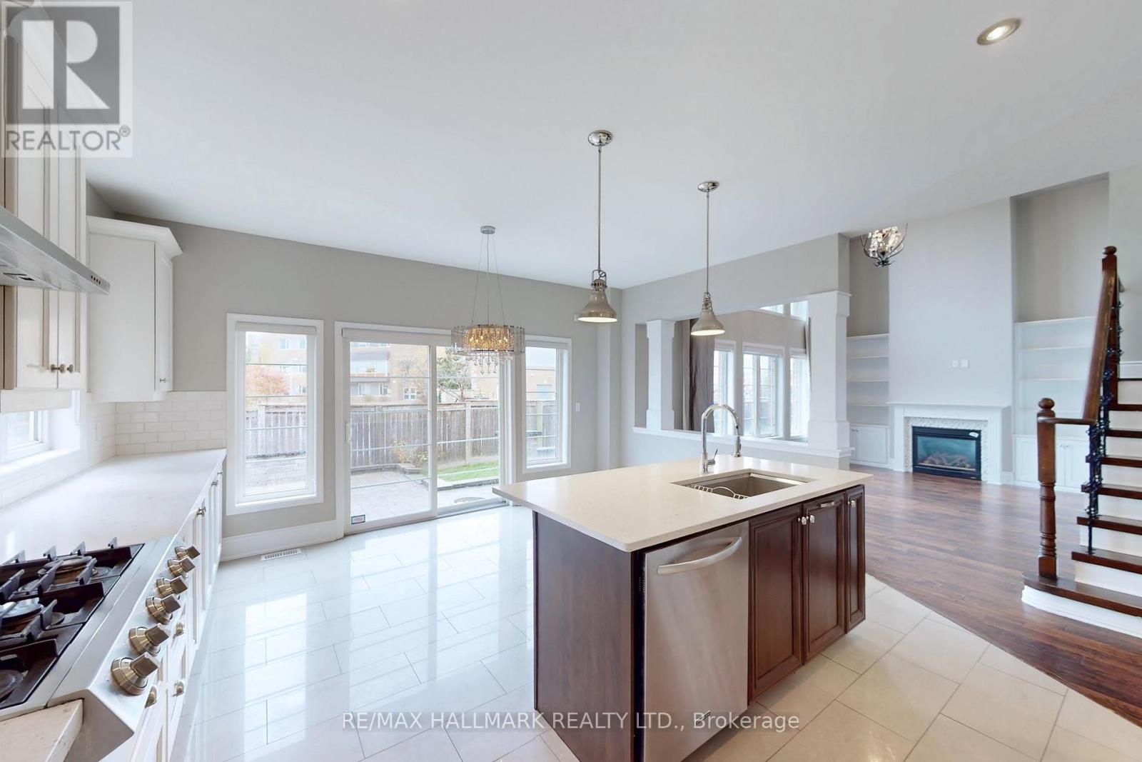 3344 Roma Avenue, Burlington, Ontario  L7M 0N7 - Photo 13 - W12531820