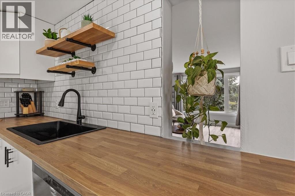 18 Berwick Place, Kitchener, Ontario  N2A 2R7 - Photo 14 - 40772492