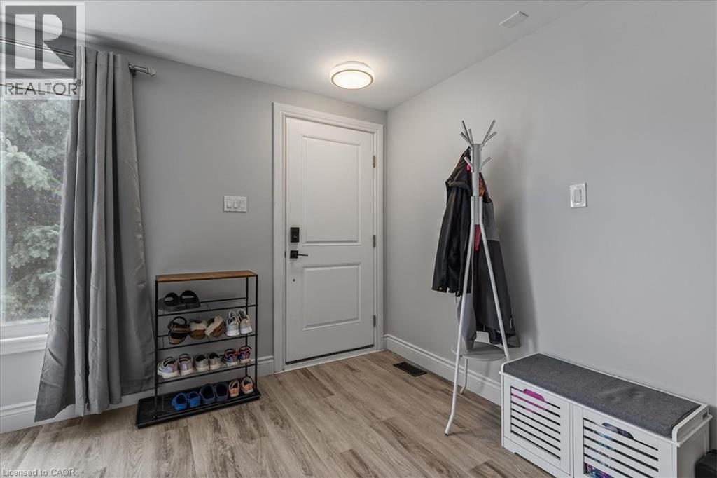 18 Berwick Place, Kitchener, Ontario  N2A 2R7 - Photo 5 - 40772492