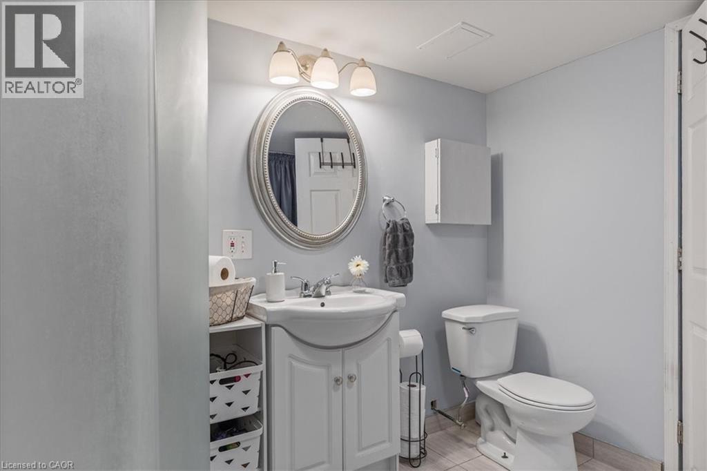 18 Berwick Place, Kitchener, Ontario  N2A 2R7 - Photo 31 - 40772492