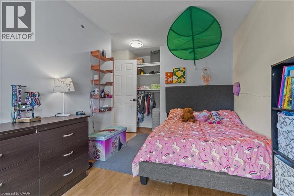 18 Berwick Place, Kitchener, Ontario  N2A 2R7 - Photo 23 - 40772492