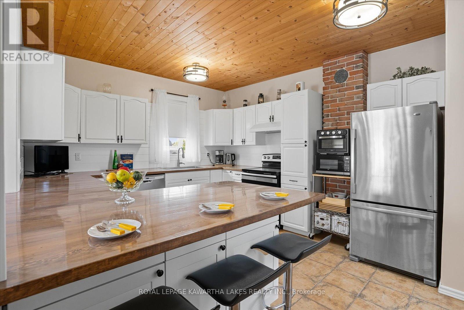 18 Mary Street W, Kawartha Lakes, Ontario  K9V 2N4 - Photo 12 - X12531882