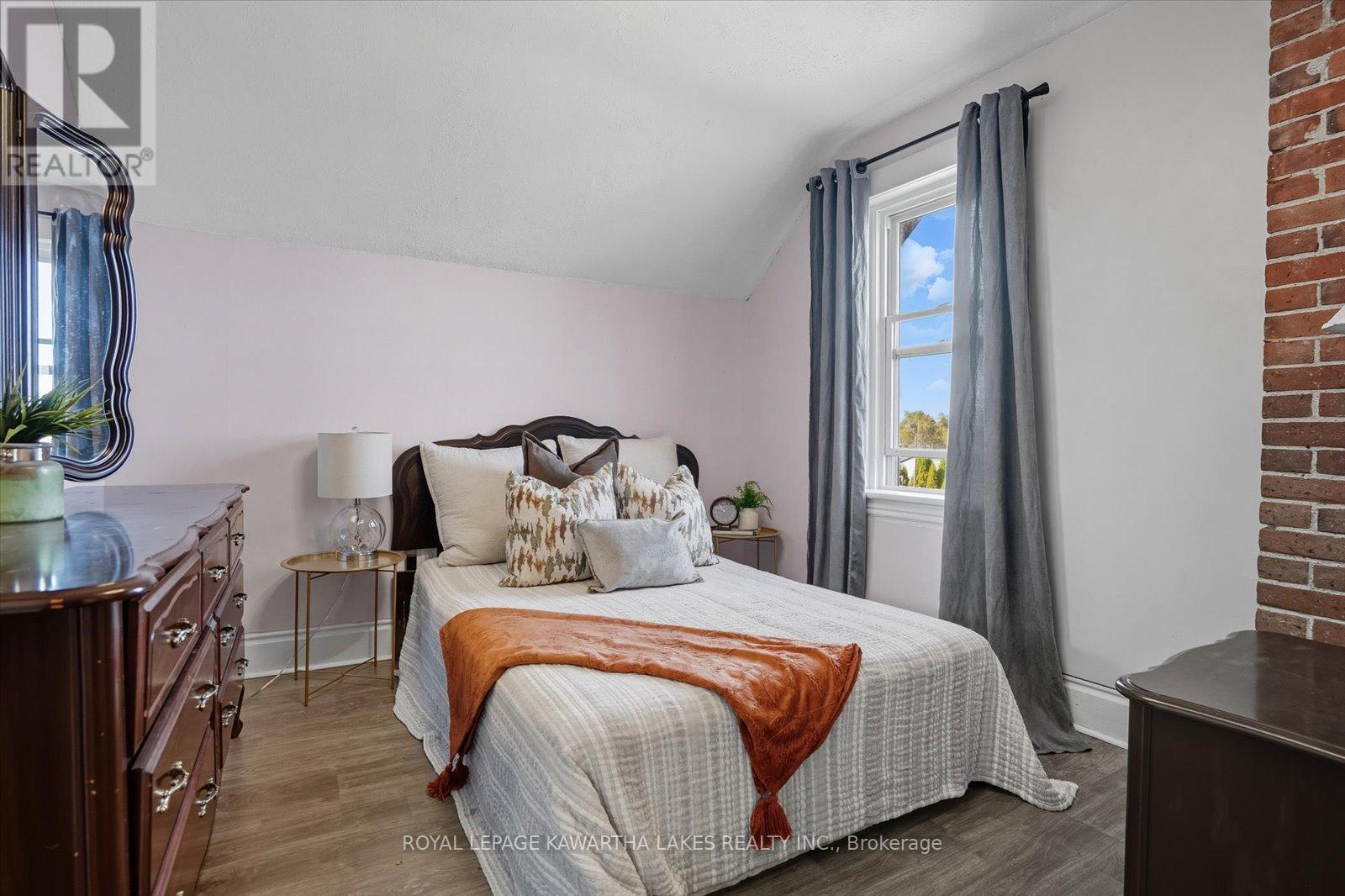 18 Mary Street W, Kawartha Lakes, Ontario  K9V 2N4 - Photo 19 - X12531882