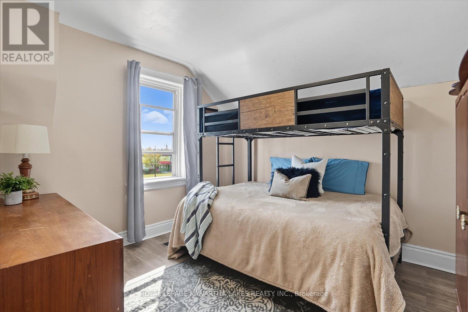 18 Mary Street W, Kawartha Lakes, Ontario  K9V 2N4 - Photo 21 - X12531882